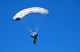 多米体育APP-杜兰特回归赛场，战术调整首场状态亮眼，公牛观众沸腾！