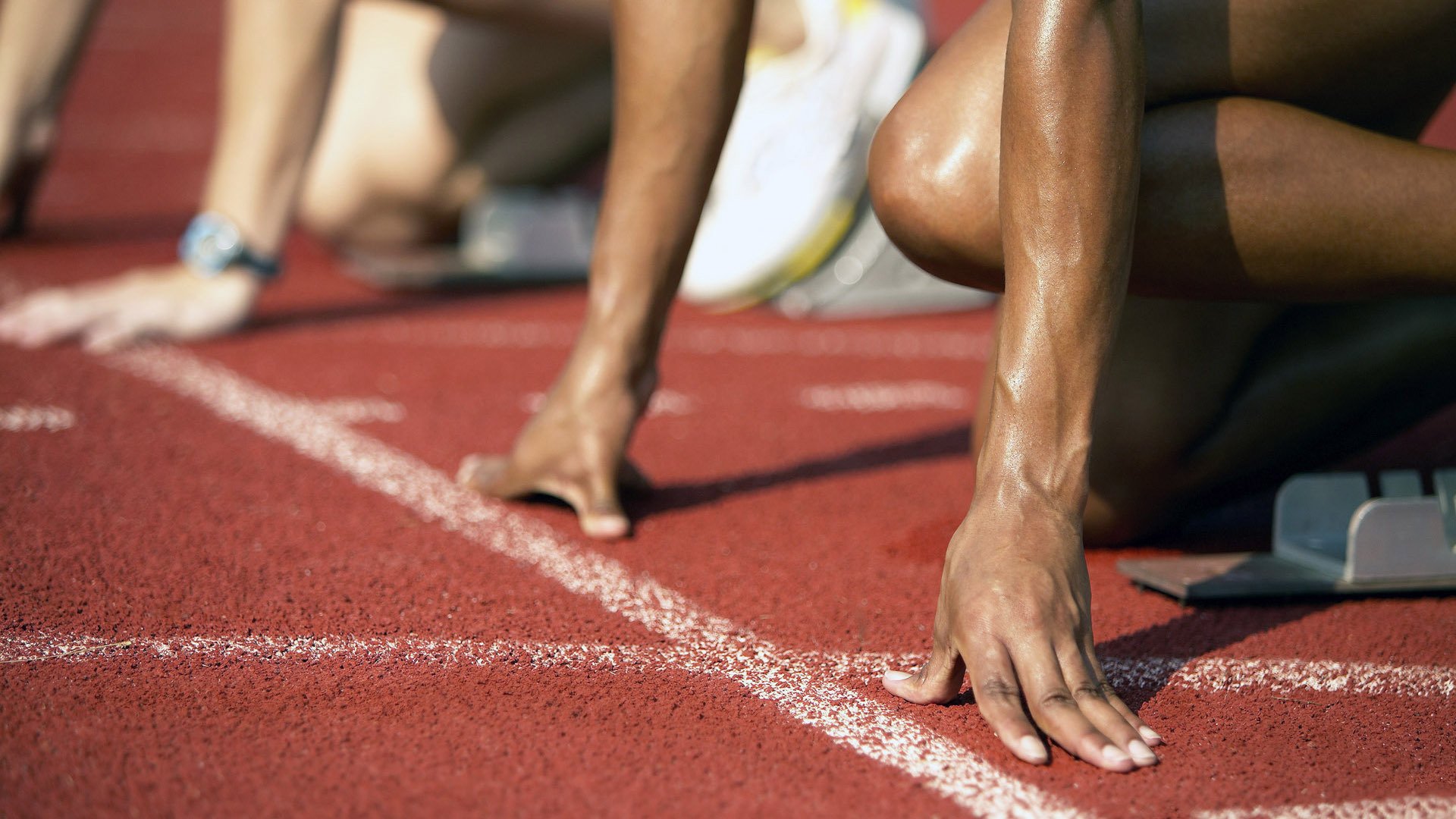 莎拉波娃在RNG比赛中问鼎冠军，大胜引发热议！