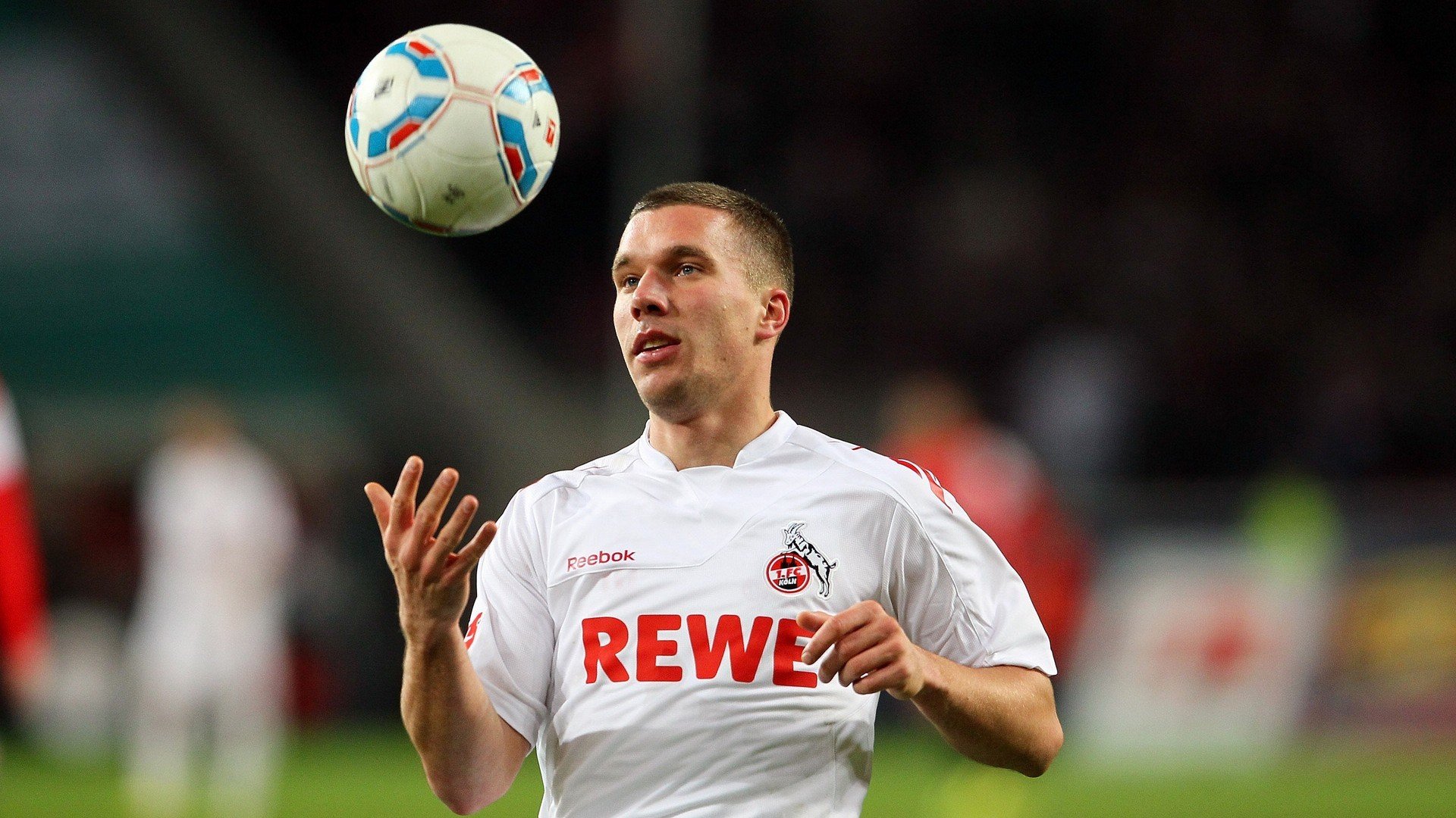 德罗巴回归赛场，赛况扑朔迷离首场状态亮眼，法国队观众沸腾！